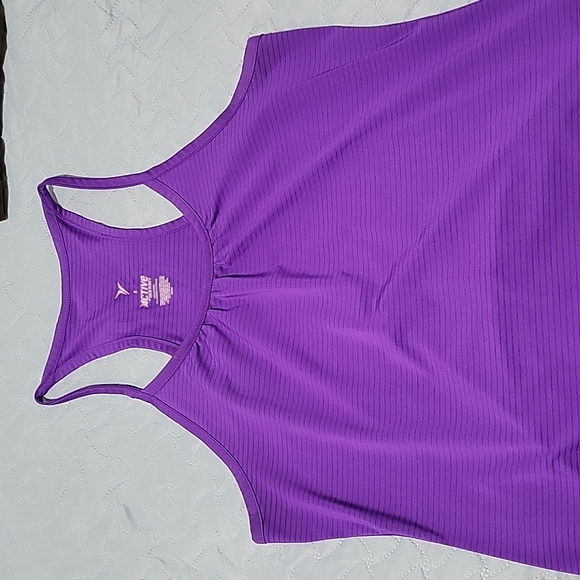 Purple active tank top - Picture 3 of 7